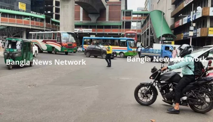 ট্রাফিক আইনে রাজধানীতে একদিনে ১৭২৪ মামলা