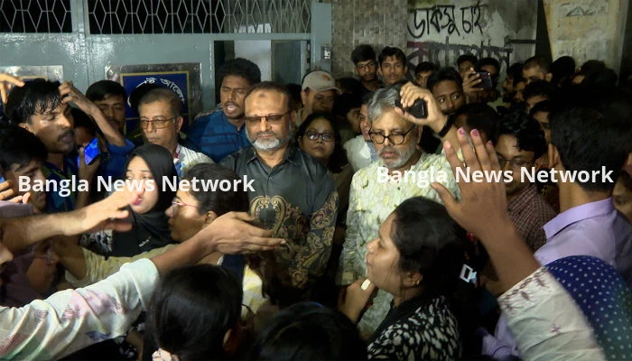 ঢাবির হলগুলোতে প্রকাশ্য ও গুপ্ত রাজনীতি নিষিদ্ধ ঘোষণা