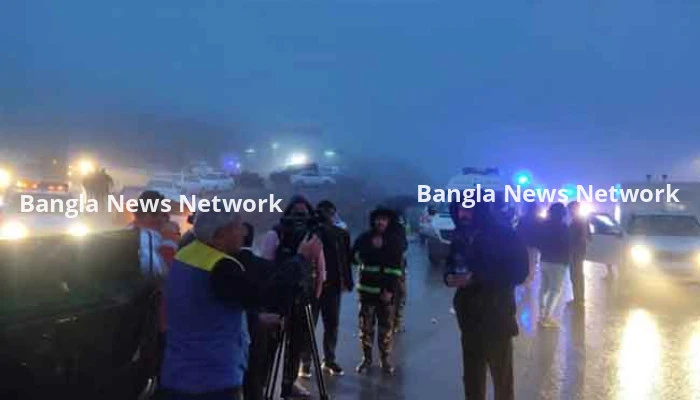 ইরানঃ প্রেসিডেন্ট রাইসির বিধ্বস্ত হেলিকপ্টারের সন্ধানে উদ্ধারকর্মীরা কাজ করছে