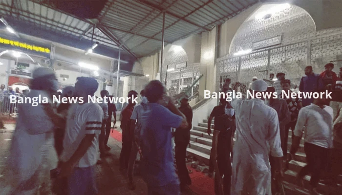 জামায়াত-শিবির তৌহিদী জনতার ব্যানারে শাহ আলী মাজারে হামলা, নির্বিচার লাঠিপেটা