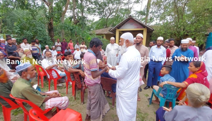 রিমালে ক্ষতিগ্রস্ত অসহায় মানুষের পাশে জামায়াতের আমীর