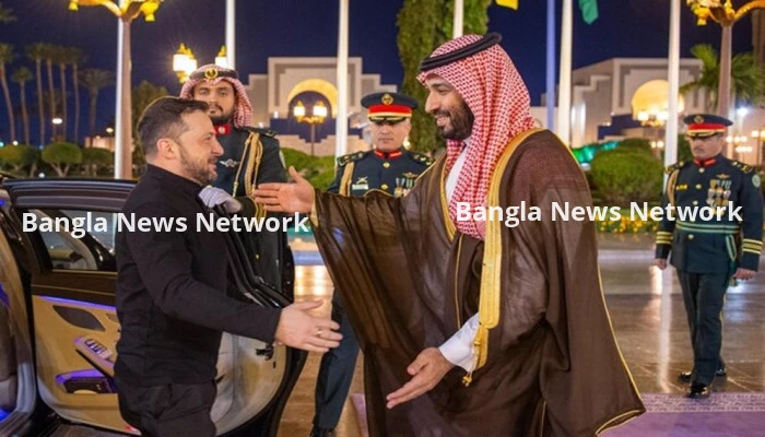 যুদ্ধবিরতি নিয়ে আলোচনা করতে সৌদি আরব পৌঁছেছেন জেলেনস্কি