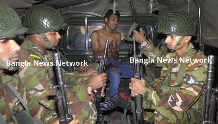 লক্ষ্মীপুরে দুটি বিদেশি পিস্তলসহ আটক ১