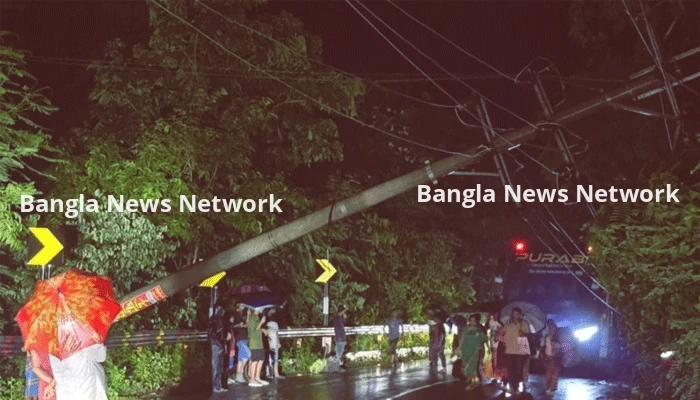 ভূমিধসে বৈদ্যুতিক খুঁটি বিধ্বস্ত, বান্দরবানে বিদ্যুৎ সরবরাহ বন্ধ