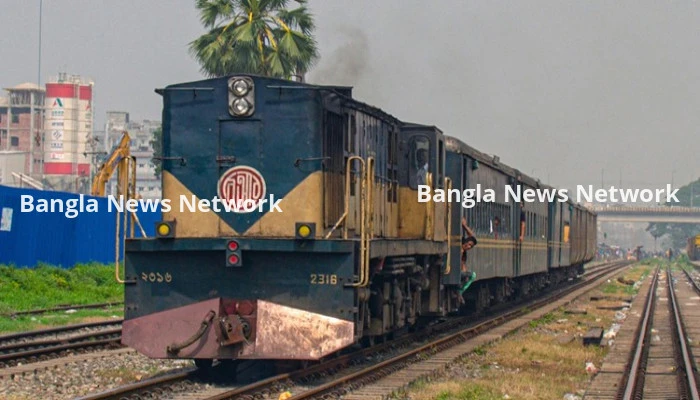 সারা দেশে মেইল ও কমিউটার ট্রেন চলাচল শুরু