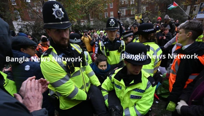 লন্ডনে ফিলিস্তিনিদের প্রতি সংহতি জানিয়ে ব্যাপক বিক্ষোভ