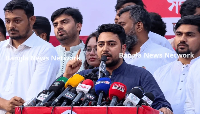 চার দফা দাবিতে শাহবাগে এনসিপির বিক্ষোভ, প্রধানমন্ত্রীর কার্যালয় ঘেরাওয়ের হুঁশিয়ারি
