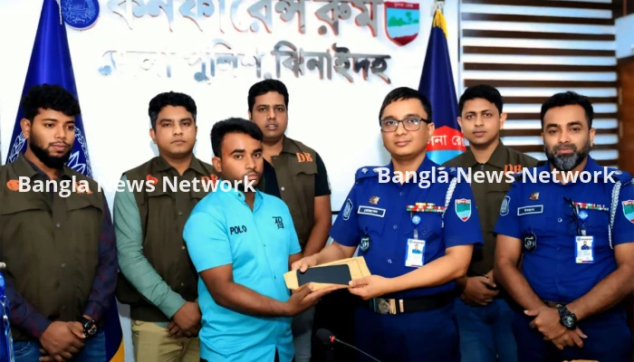 ঝিনাইদহে চুরি হওয়া শতাধিক মোবাইল ফোন উদ্ধার করলো পুলিশ
