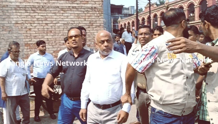 আদালত ভাঙচুরের মামলায় বরিশাল আইনজীবী সমিতির সভাপতি গ্রেপ্তার