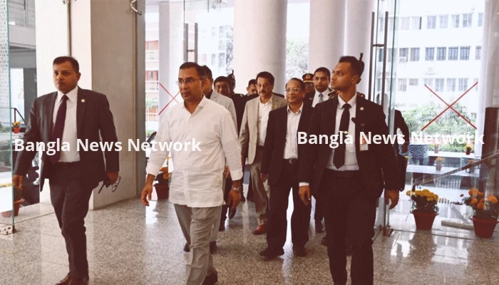 সচিবালয়ে প্রধানমন্ত্রী তারেক রহমান