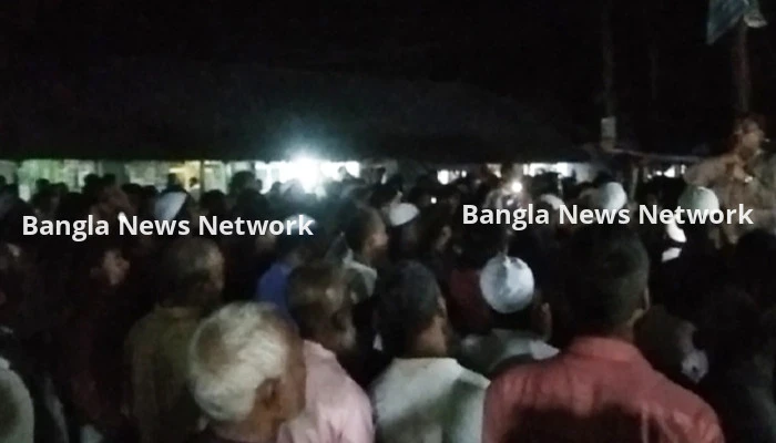 মসজিদের ইমামের উপর নির্যাতনের প্রতিবাদে বিক্ষোভ