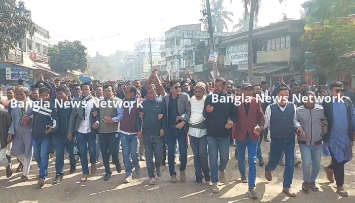 রাশেদ খানকে আসন ছেড়ে দেয়ার প্রতিবাদে কালীগঞ্জে বিক্ষোভ