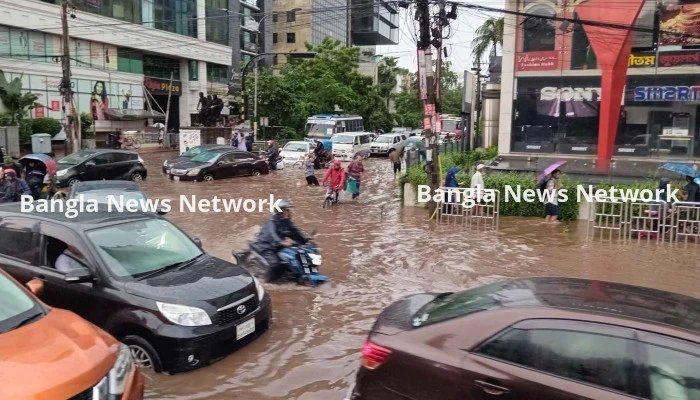 রাজধানীতে মুষলধারে বৃষ্টি, ভোগান্তিতে নগরবাসী