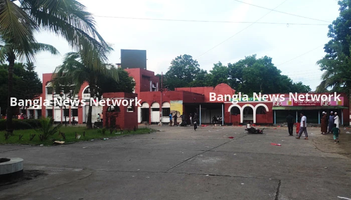 সাতক্ষীরা কারাগার থেকে পালিয়ে যাওয়া ৫৯৬ বন্দীর ৪০৫ জন ফিরে এসেছে