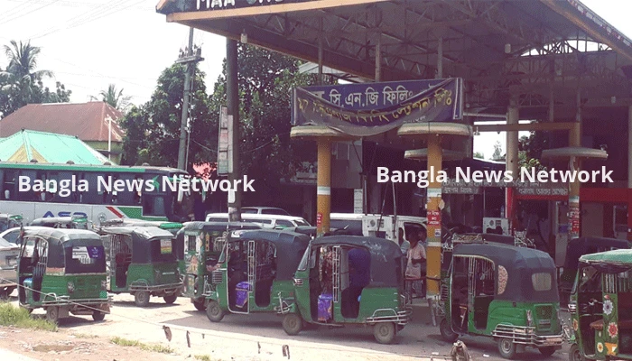 মির্জাপুরে তীব্র গ্যাস সংকট, ঘণ্টার পর ঘণ্টা অপেক্ষা করেও মিলছে না সিএনজি