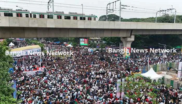 ছাত্রদলের নেতা-কর্মীদের স্লোগানে মুখর শাহবাগ