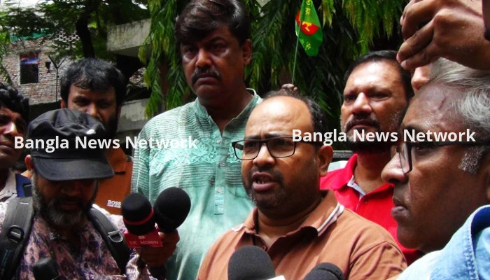এফডিসিতে শেখ হাসিনার পতন উদযাপন