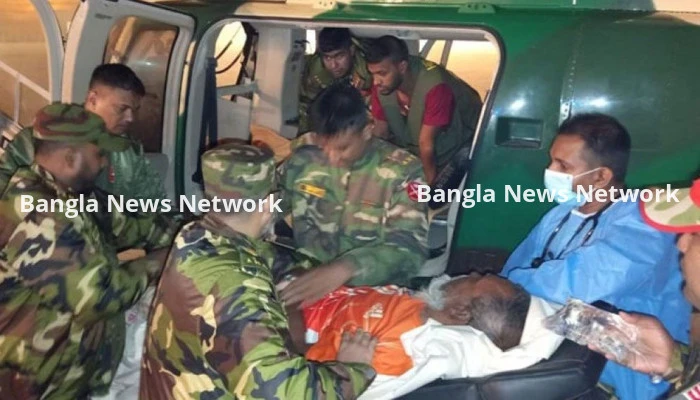 অসুস্থ আবু সাঈদের বাবাকে হেলিকপ্টারে আনা হলো ঢাকায়