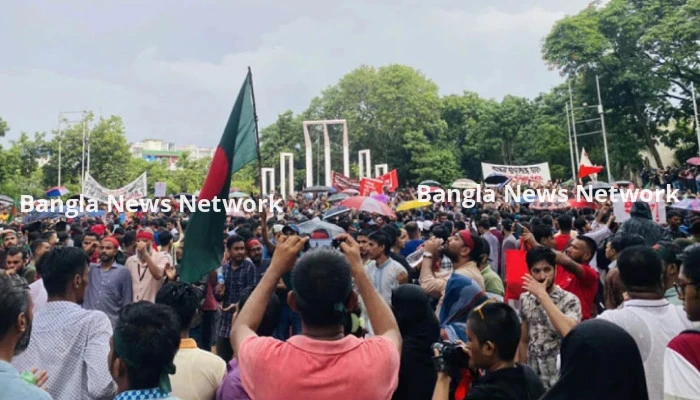 স্লোগানে স্লোগানে মুখর কেন্দ্রীয় শহীদ মিনার