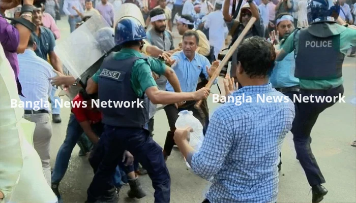 সারাদেশে প্রাথমিকের শিক্ষকদের কর্মবিরতি, শহীদ মিনারে অবস্থান কর্মসূচি