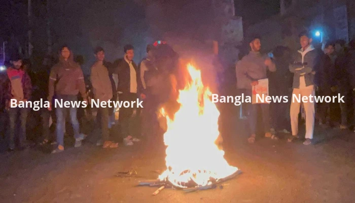 মাদারীপুরে মাদকসেবনের প্রতিবাদ করায় শিক্ষার্থীকে মারধর, মহাসড়ক অবরোধ