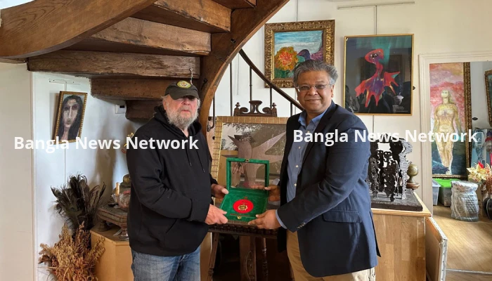 নভেরার মরণোত্তর স্বাধীনতা পদক গ্রহণ করলেন স্বামী গ্রেগোয়া