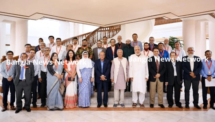 ঈদ উৎসব ঝামেলামুক্ত হওয়ায় কর্মকর্তাদের প্রধান উপদেষ্টার ধন্যবাদ