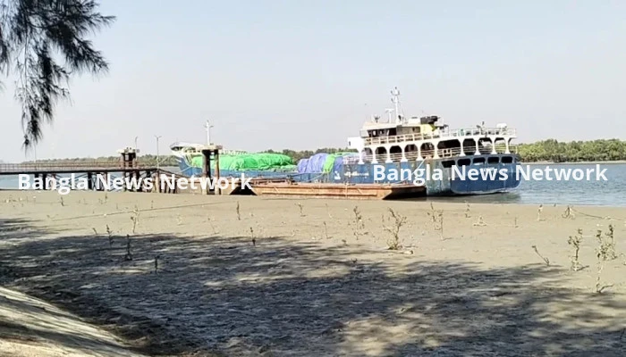 আরাকান আর্মির বাধায় ইয়াঙ্গুন থেকে টেকনাফ বন্দরে পণ্য আমদানি বন্ধ