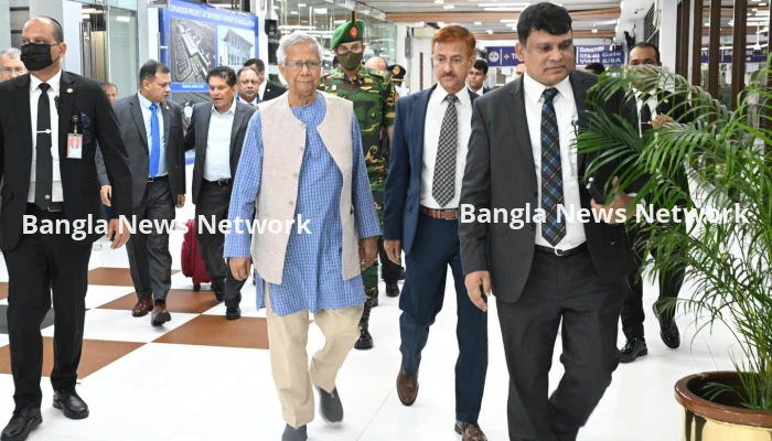 নিউইয়র্কের উদ্দেশে ঢাকা ছাড়লেন প্রধান উপদেষ্টা