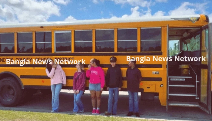 চলন্ত বাসে চালক অজ্ঞান, স্কুলের শিশুরাই বাস থামিয়ে দিল জরুরি কল