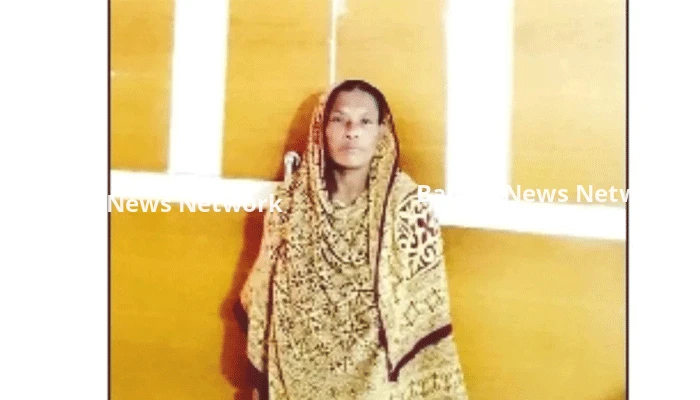 বাবা ছেড়ে গেলেন, অন্যদের সহায়তায় ছেলের চিকিৎসা করাচ্ছেন মা