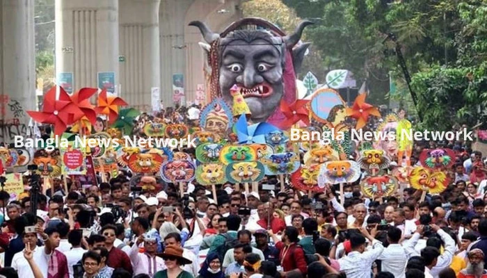 গানে-শোভাযাত্রায় দেশ জুড়ে উদযাপিত হলো পহেলা বৈশাখ