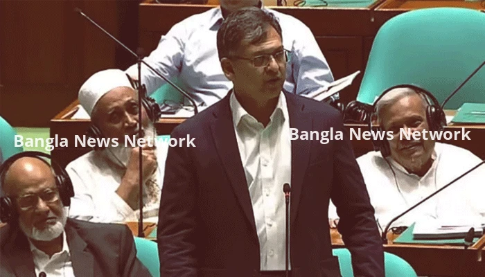 এস আলমের গাড়িতে চড়ে সংবর্ধনা নেওয়ার ব্যাখ্যা দিলেন স্বরাষ্ট্রমন্ত্রী