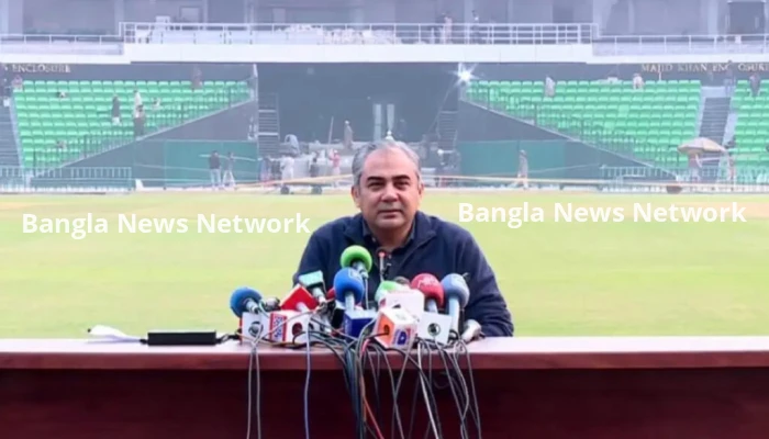 ভারতকে ট্রফি না দেয়ায় নাকভি হারাতে পারেন আইসিসির পরিচালকের পদ!