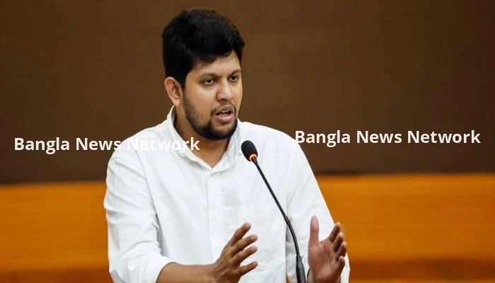 গণমাধ্যম এখনও ব্যবসায়ীদের স্বার্থ রক্ষায় কাজ করে: তথ্য উপদেষ্টা