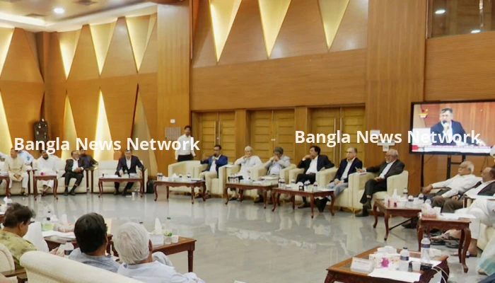 ঐকমত্য কমিশনের বৈঠক শেষ, গণভোটের সময়সীমা নিয়ে ভিন্নমত