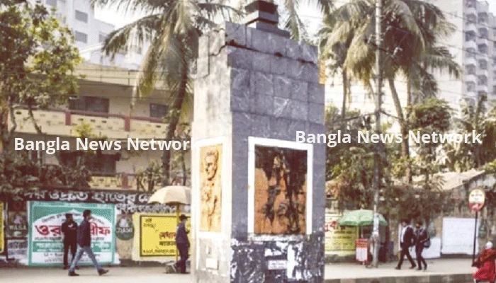 রক্ত দিয়ে লেখা নাম ‘আসাদ গেট’