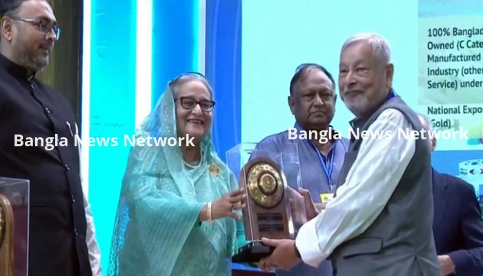 ৭৭ প্রতিষ্ঠানকে জাতীয় রপ্তানি ট্রফি তুলে দিলেন প্রধানমন্ত্রী
