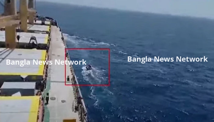 নাবিকের অডিও বার্তায় জলদস্যুদের ভয়াবহ আক্রমণের যা জানা গেল