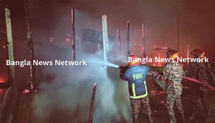 আগুনে পুড়ে গেলো পুরো স্কুল