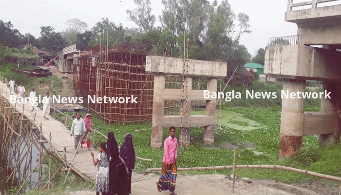 একটি সেতুর অপেক্ষায় তিন ইউনিয়নের হাজারো মানুষ