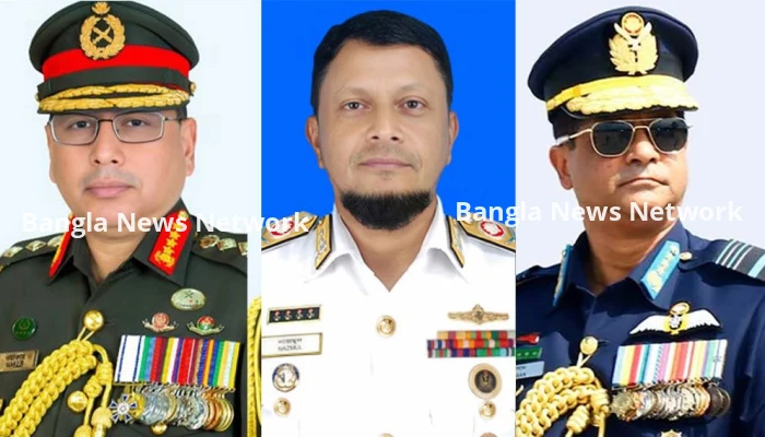 খালেদা জিয়ার স্বাস্থ্যের খোঁজ নিতে হাসপাতালে তিন বাহিনীর প্রধান