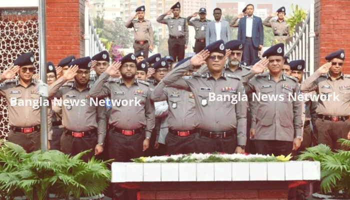 রাজারবাগ পুলিশ স্মৃতিসৌধে নবনিযুক্ত আইজিপির শ্রদ্ধা