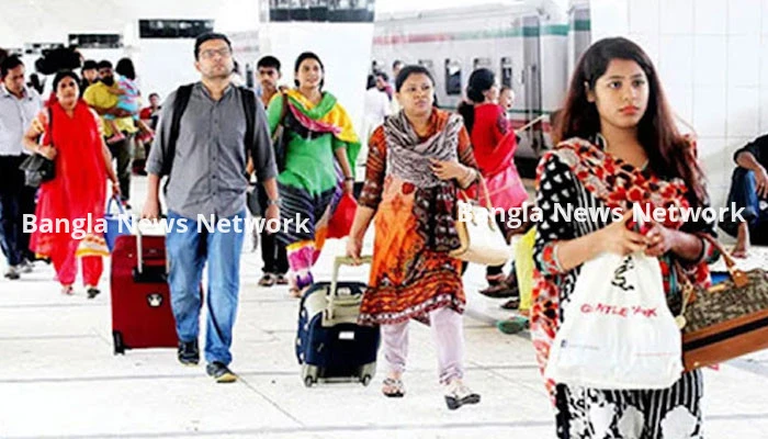 ঈদকে সামনে রেখে ঢাকা ছেড়েছেন ২০ লাখ মানুষ