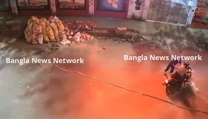 মোহাম্মদপুর প্রিপারেটরি স্কুলে মধ্যরাতে দু’টি বোমা নিক্ষেপ
