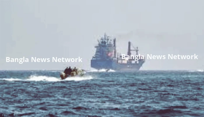 যুক্তরাষ্ট্রের ইরানি কার্গো জাহাজ আটক যুদ্ধ ঘোষণার শামিল: হারলান উলমান