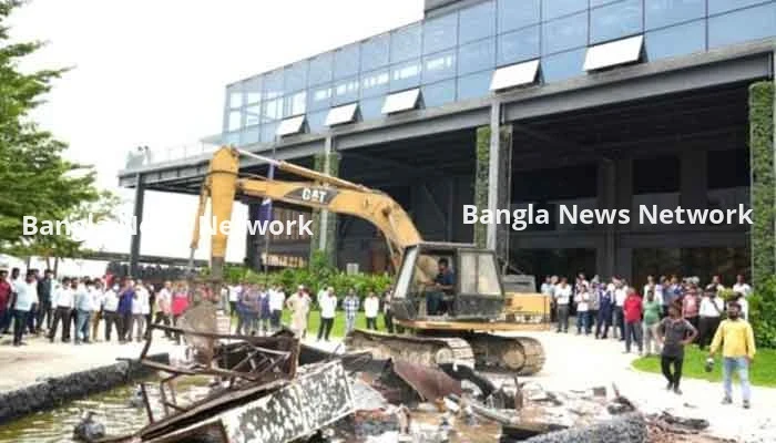 ঢাকা বোট ক্লাবে পানি উন্নয়ন বোর্ডের উচ্ছেদ অভিযান