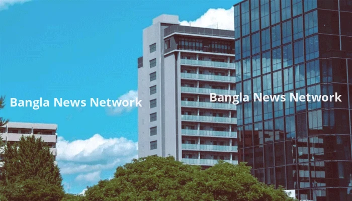১২ তলা থেকে পথচারী নারীর ওপর পড়লেন যুবক: নারীর মৃত্যু, জীবিত যুবক