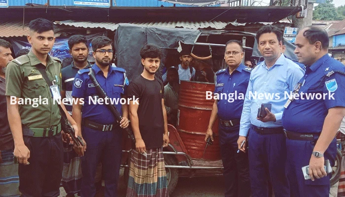 ইজিবাইকে ড্রামভর্তি পেট্রল পরিবহন, যুবককে জরিমানা